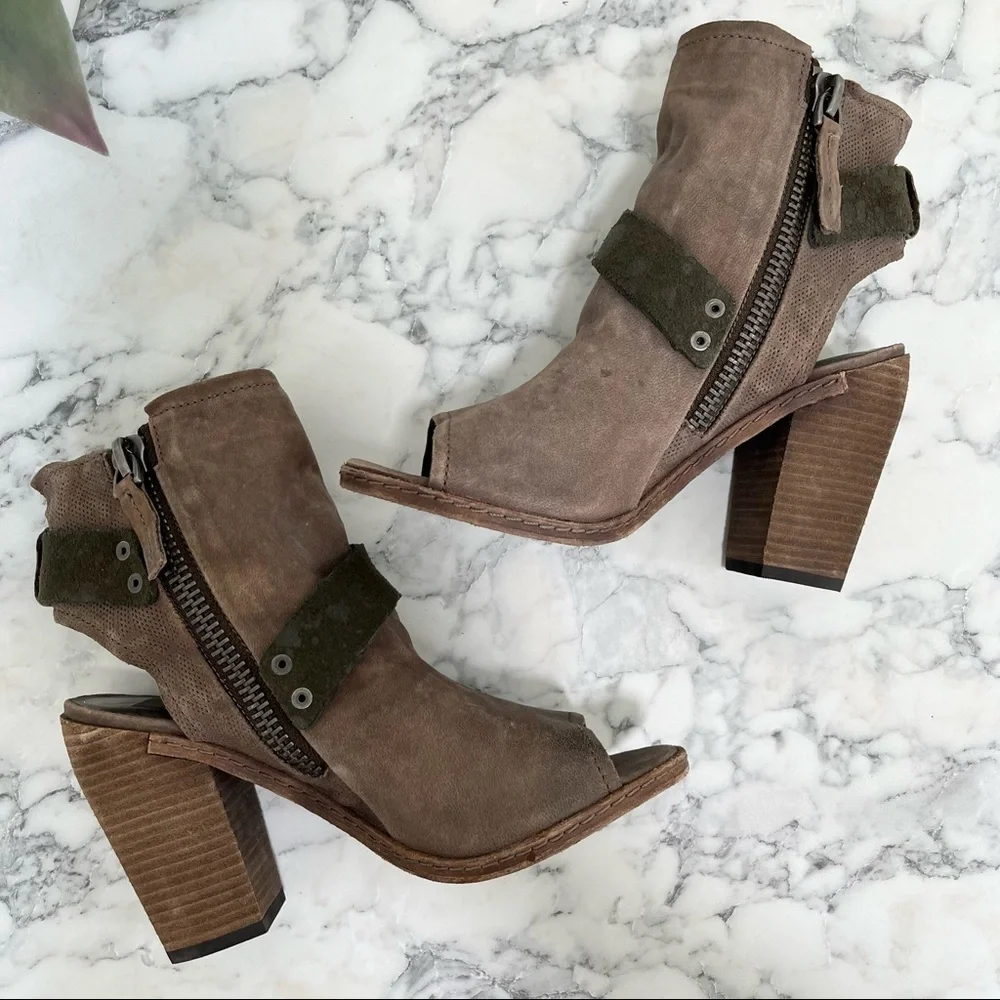Dolce Vita brown distressed leather peep toe heeled ankle boots sandals 7.5